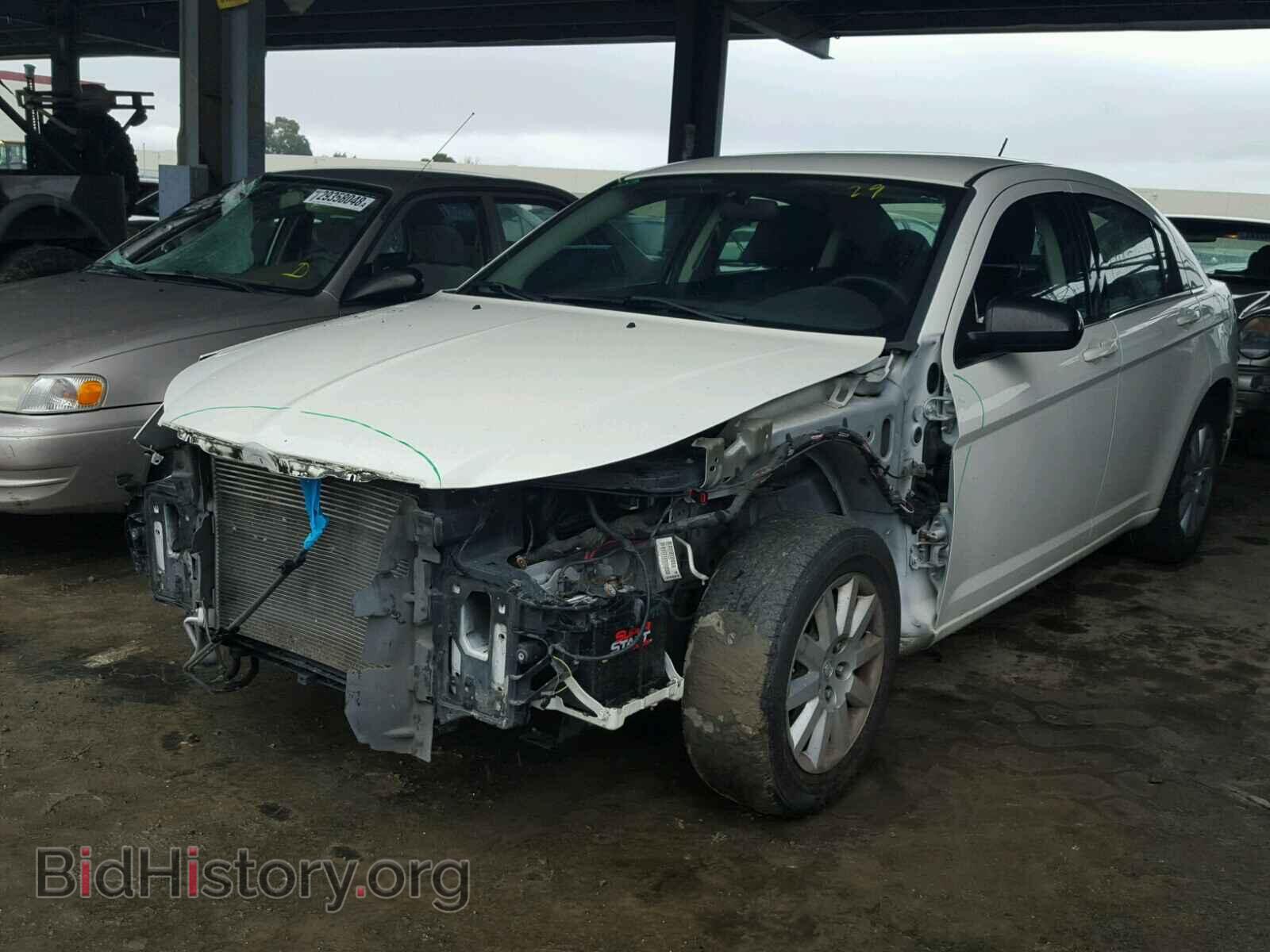 2010 CHRYSLER SEBRING - VIN: 1C3CC4FB8AN140004 - Фото 2