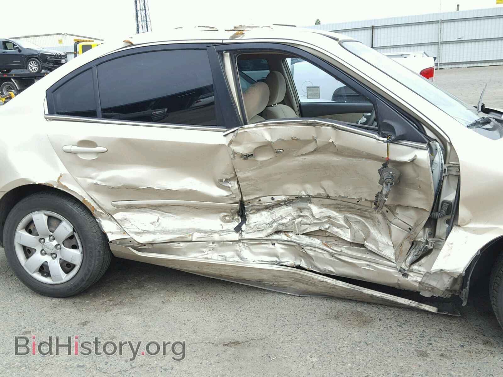 2007 KIA OPTIMA - VIN: KNAGE123775106260 - Photo 9
