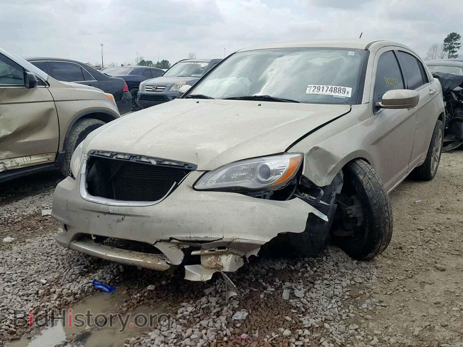 2013 CHRYSLER 200 - VIN: 1C3CCBAB9DN640141 - Photo 2