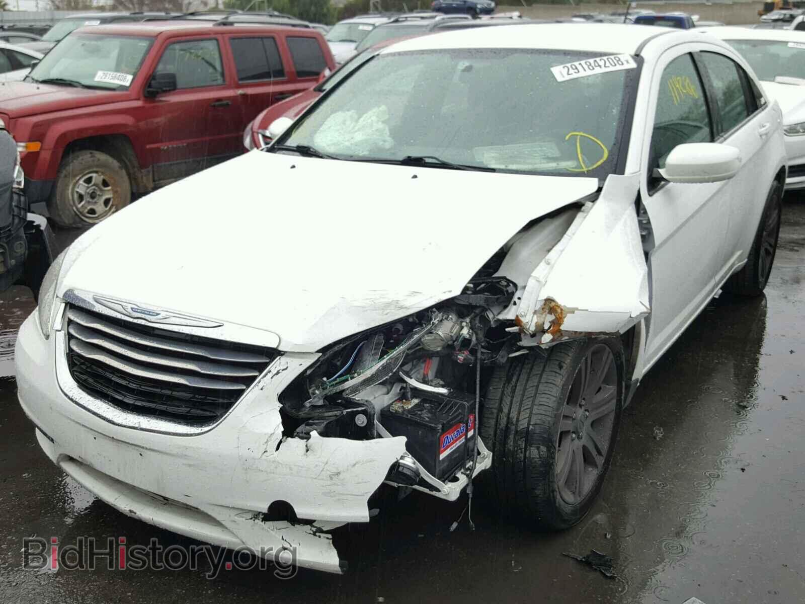 2013 CHRYSLER 200 - VIN: 1C3CCBAB5DN647751 - Фото 2