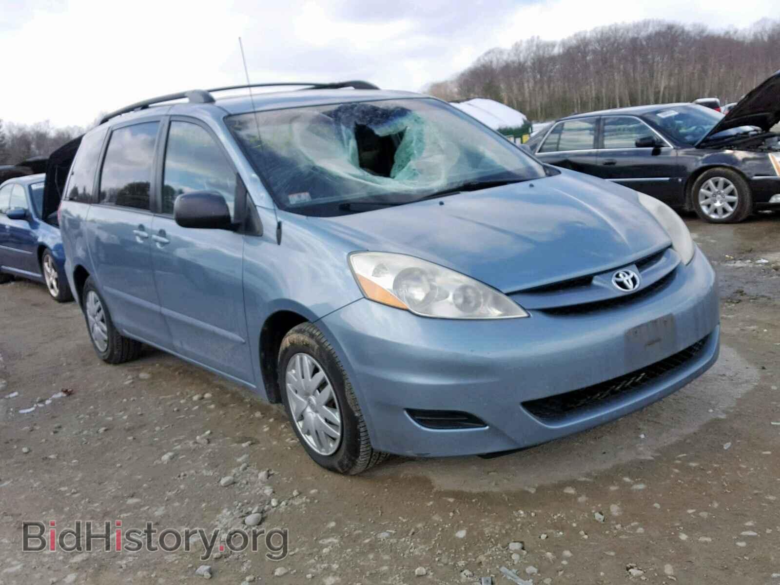 Photo  - TOYOTA SIENNA CE 2007
