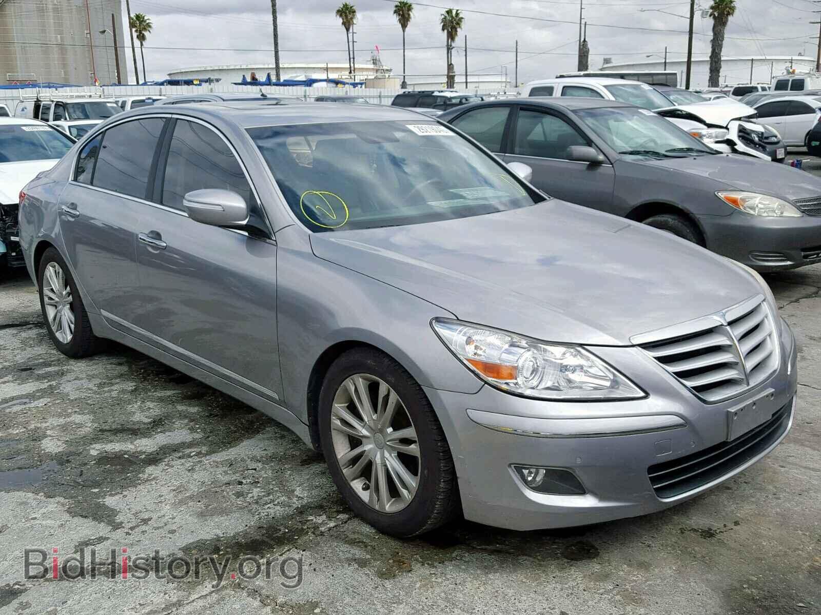Photo  - HYUNDAI GENESIS 2009