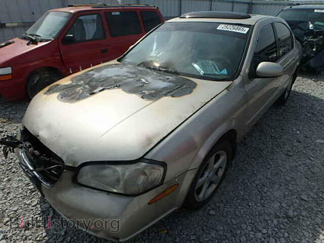 2000 NISSAN MAXIMA - VIN: JN1CA31A4YT205417 - Фото 2