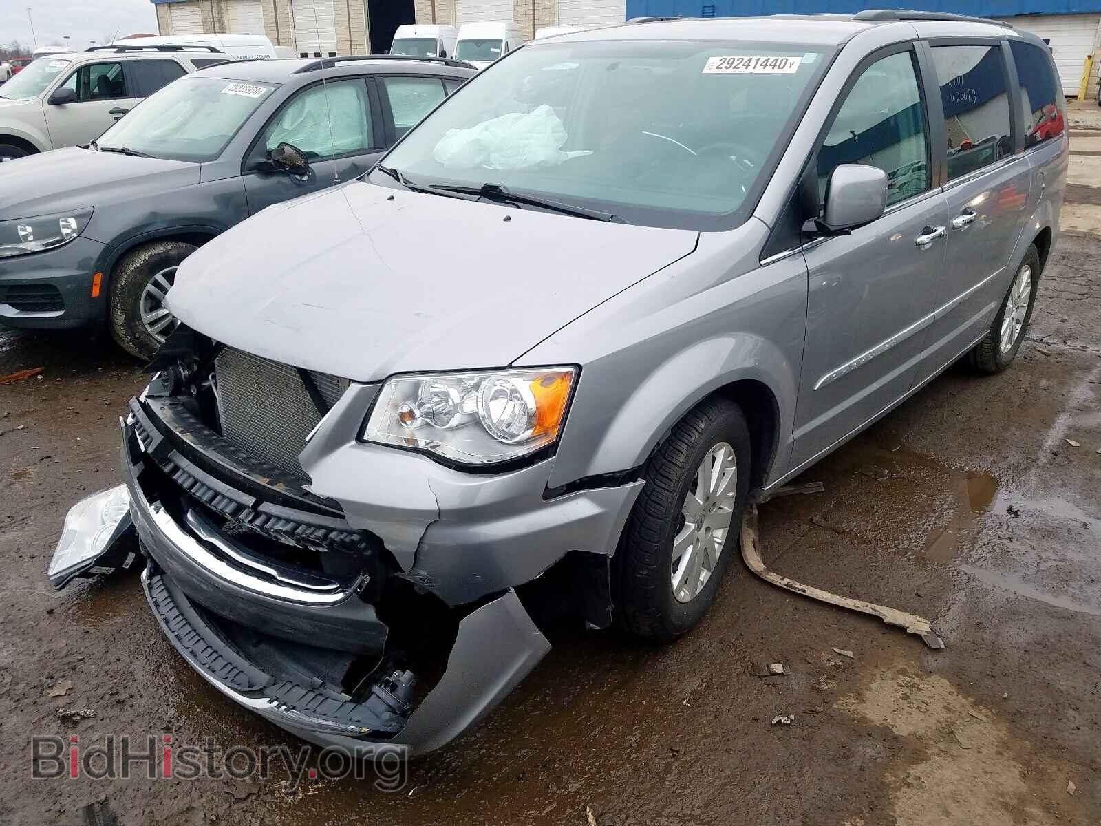 2016 CHRYSLER TOWN & COU - VIN: 2C4RC1BG3GR200773 - Photo 2