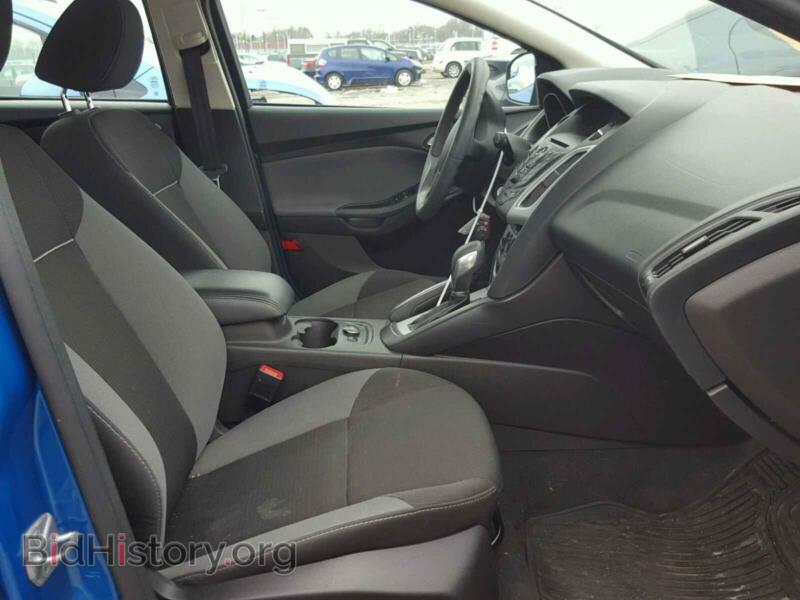 2014 Ford FOCUS (VIN 1FADP3F22EL107537) — photo 5 of 10