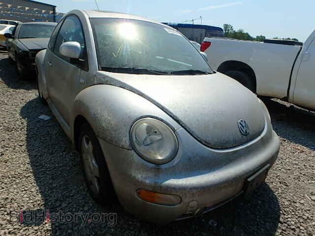 Photo 3VWCA21C4YM467149 - VOLKSWAGEN BEETLE 2000