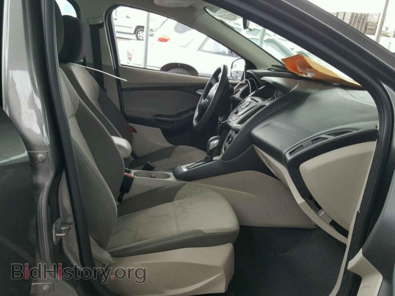 2014 Ford FOCUS (VIN 1FADP3F28EL146018) — photo 5 of 10
