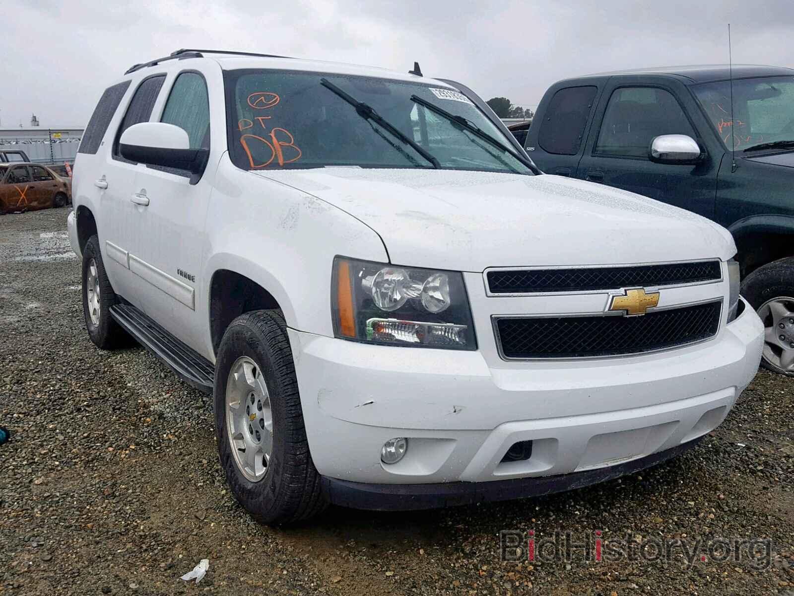 Photo 1GNSKBE07BR342901 - CHEVROLET TAHOE K150 2011