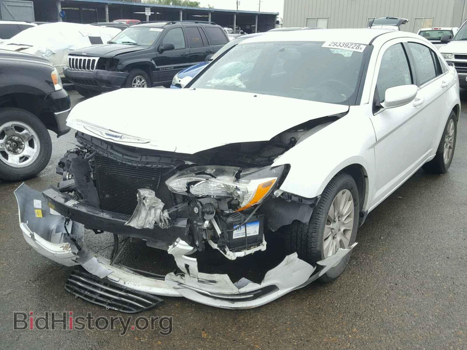 2013 CHRYSLER 200 - VIN: 1C3CCBAG3DN590011 - Photo 2