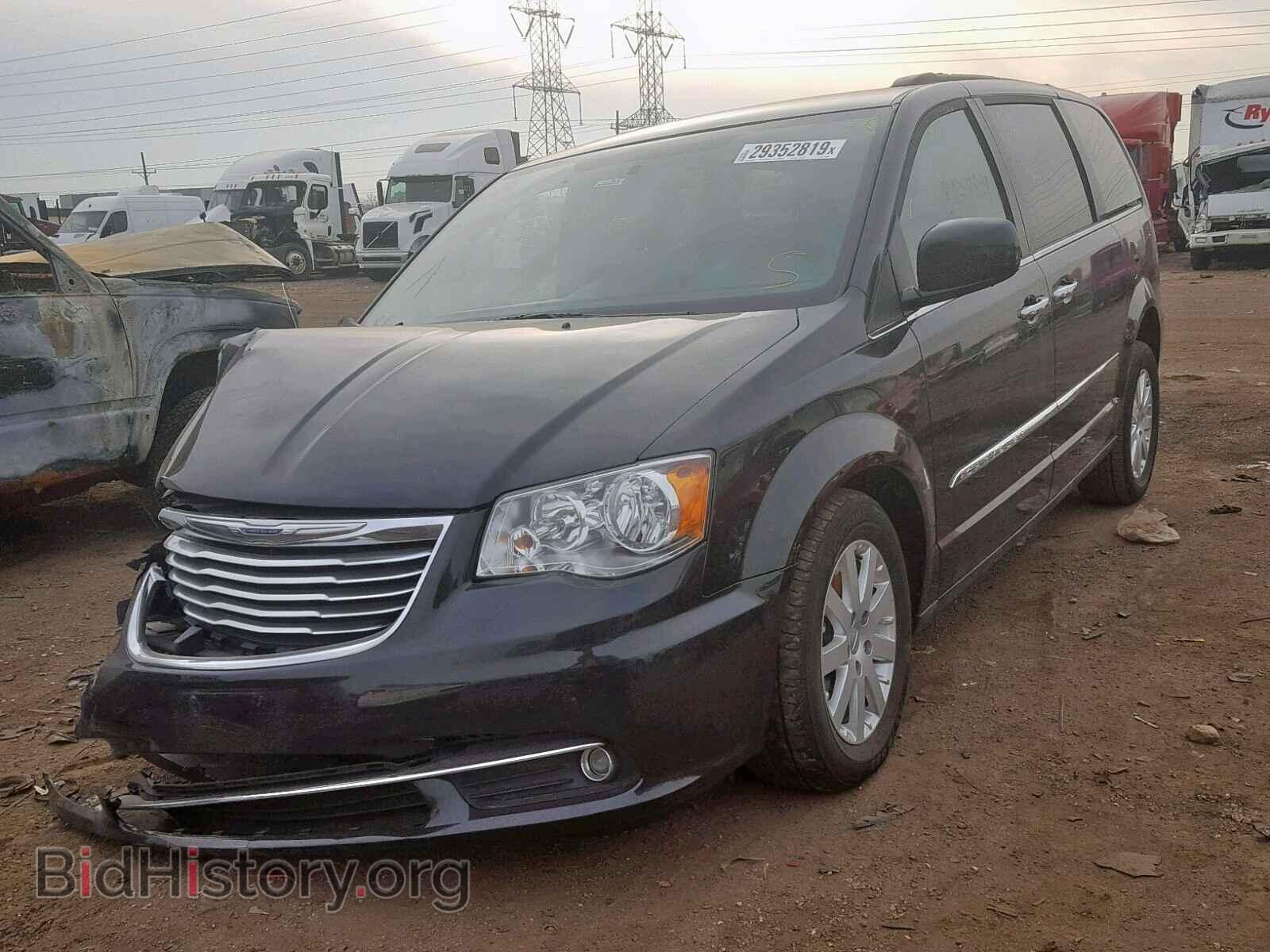 2016 CHRYSLER TOWN & COU - VIN: 2C4RC1BG3GR166320 - Photo 2