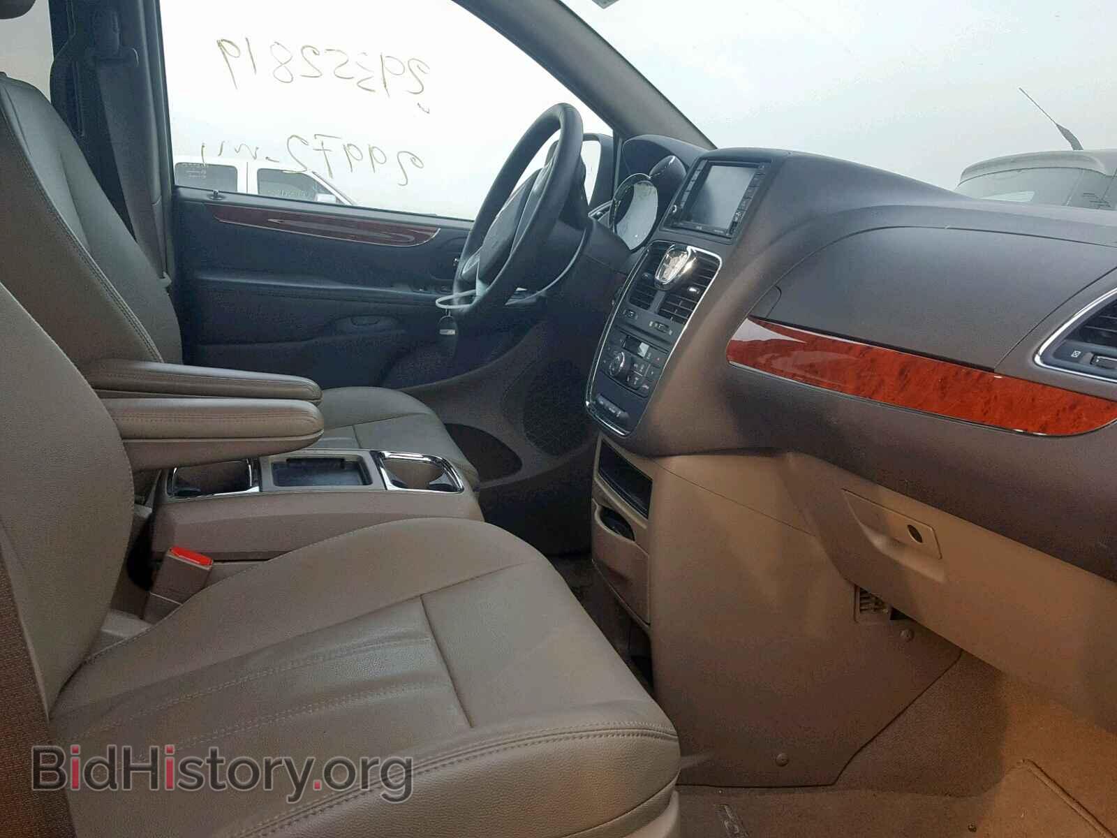 2016 CHRYSLER TOWN & COU - VIN: 2C4RC1BG3GR166320 - Photo 6
