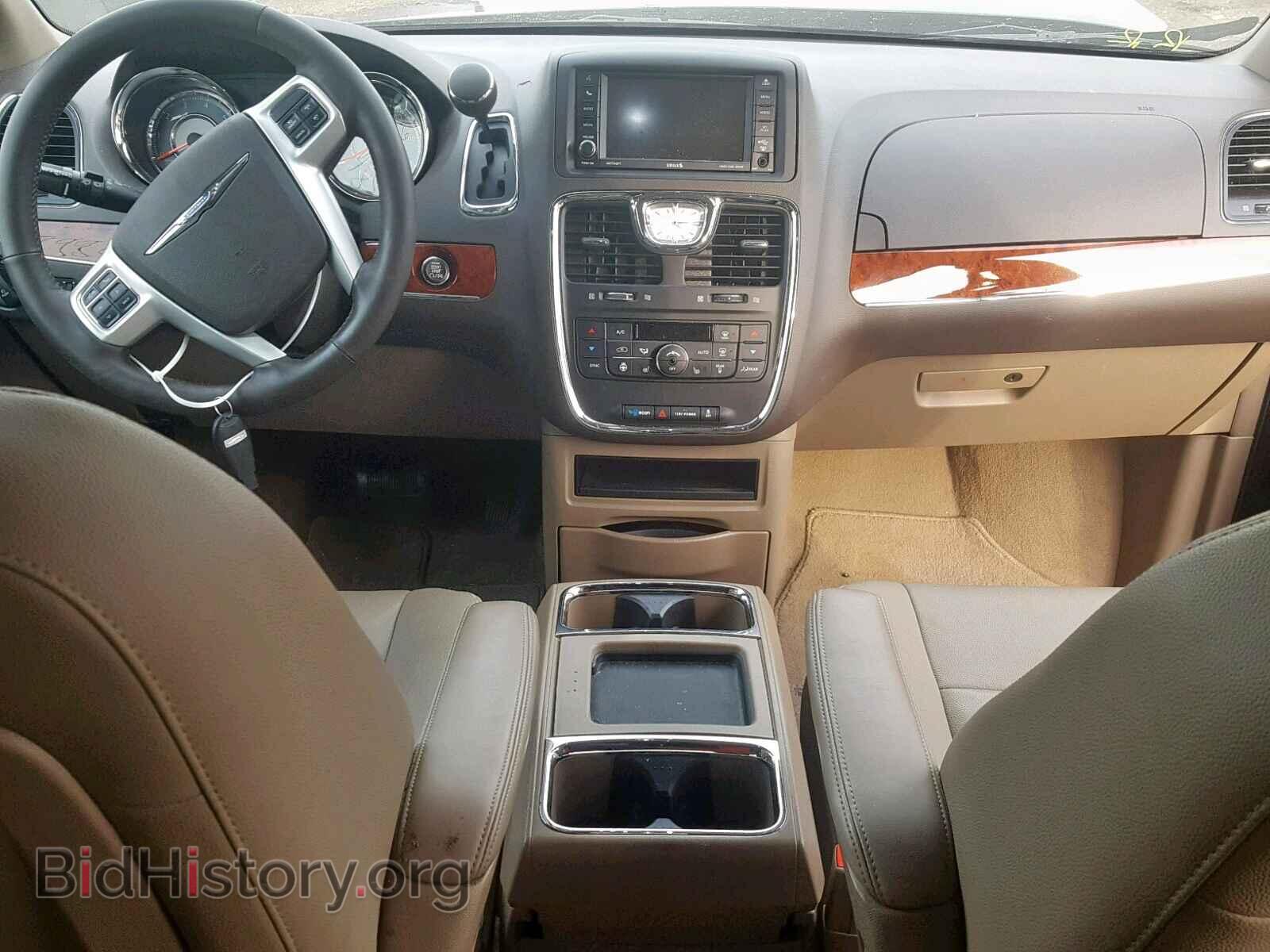 2016 CHRYSLER TOWN & COU - VIN: 2C4RC1BG3GR166320 - Photo 9