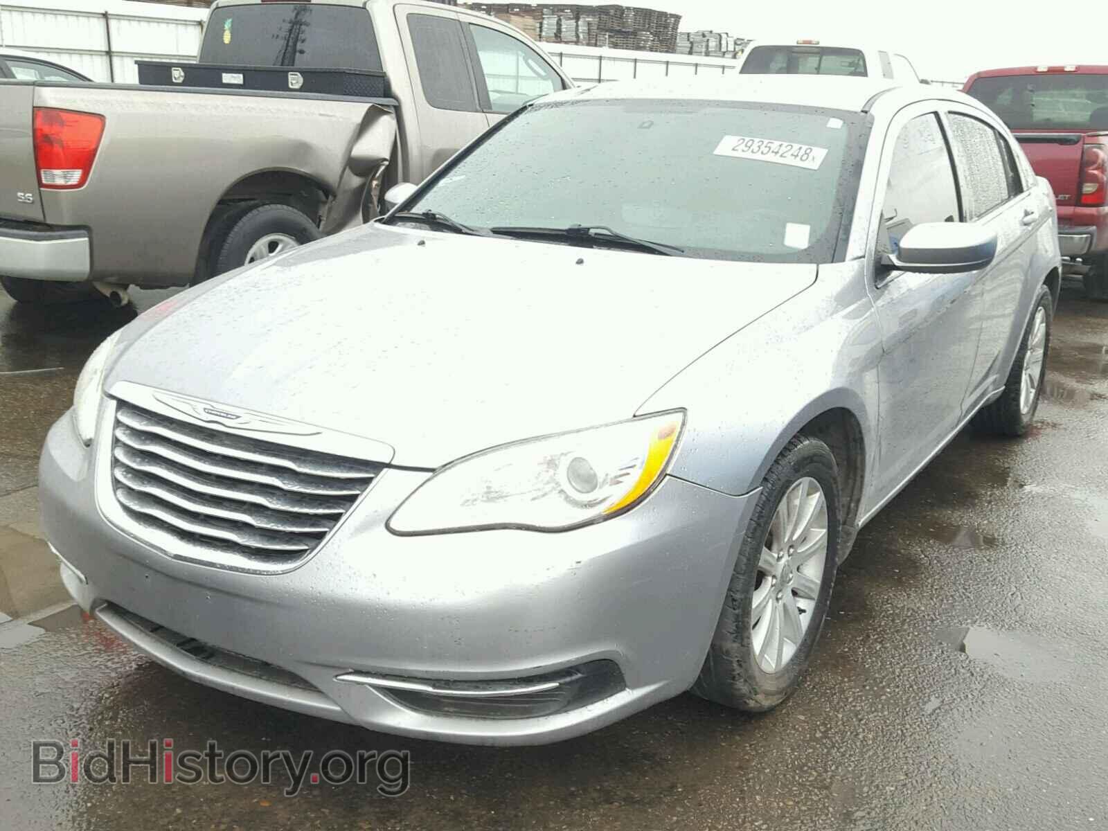 2013 CHRYSLER 200 - VIN: 1C3CCBBG1DN527892 - Фото 2