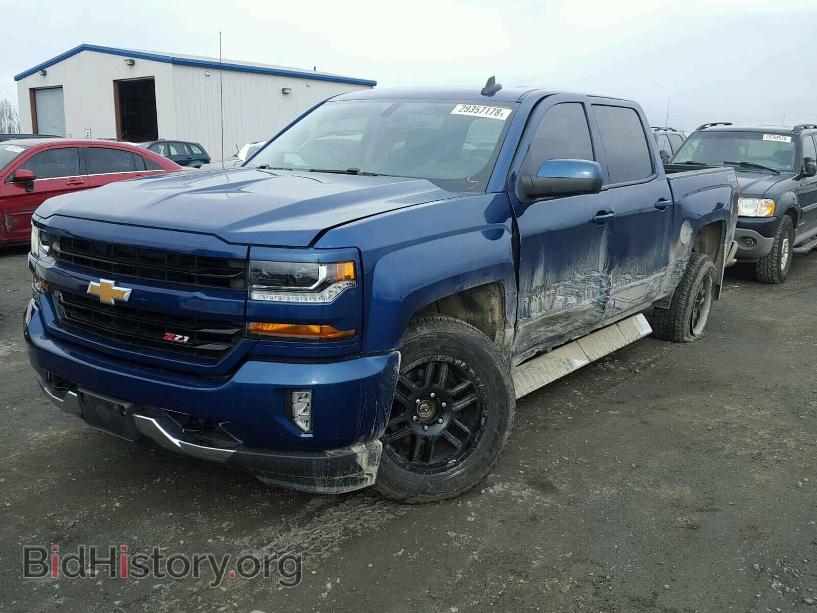 2017 CHEVROLET SILVERADO - VIN: 3GCUKREC2HG257624 - Фото 2