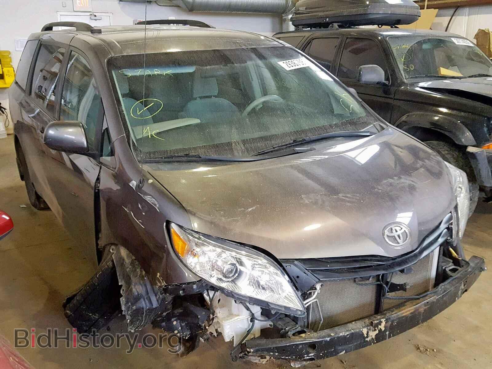Photo 5TDKA3DC0BS002651 - TOYOTA SIENNA BAS 2011