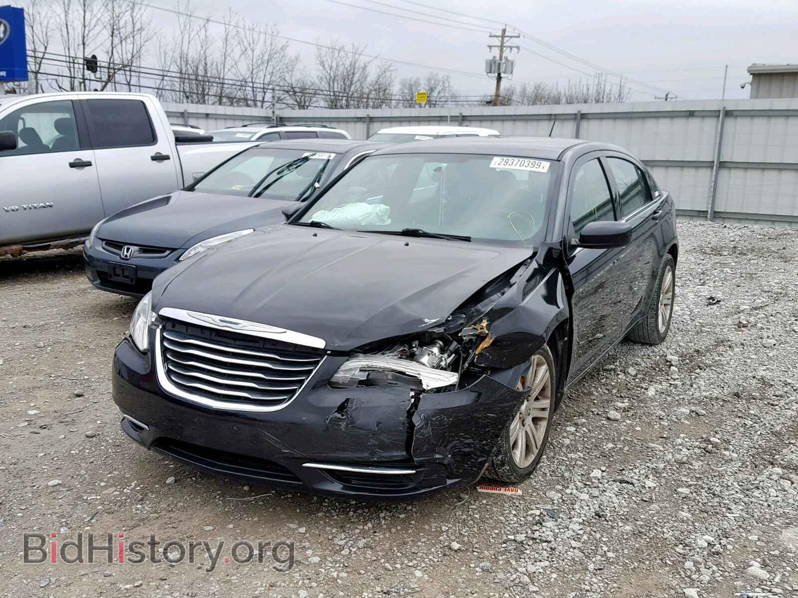 2013 CHRYSLER 200 - VIN: 1C3CCBAB6DN735644 - Фото 2