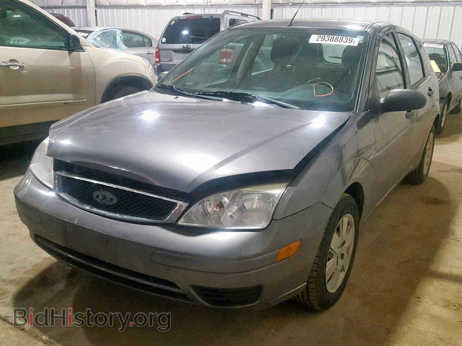2007 FORD FOCUS - VIN: 1FAHP37N97W192050 - Photo 2