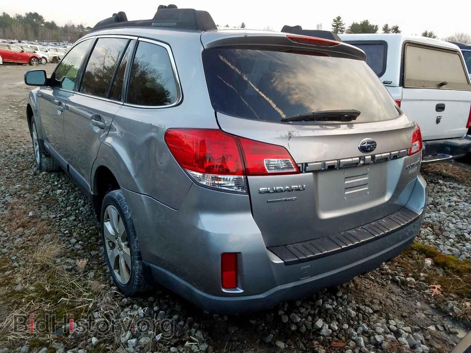 2010 SUBARU OUTBACK - VIN: 4S4BRBCC1A1329586 - Фото 3