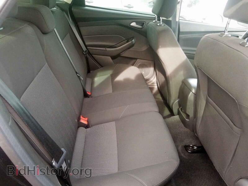2017 Ford FOCUS (VIN 1FADP3M26HL303892) — photo 6 of 10