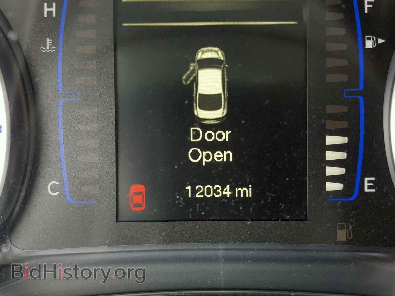 2015 CHRYSLER 200 - VIN: 1C3CCCAB1FN504790 - Photo 8