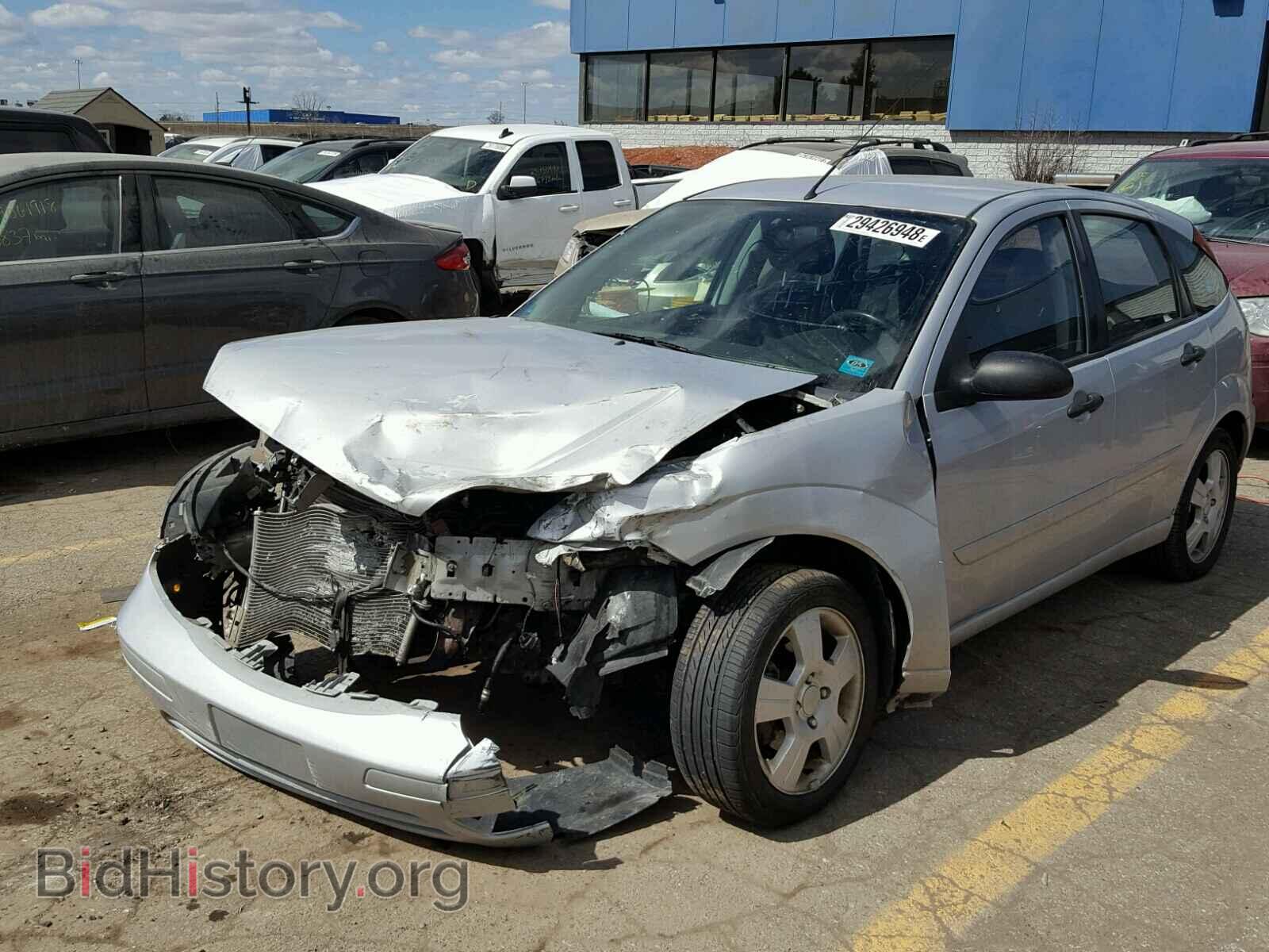 2005 FORD FOCUS - VIN: 3FAHP37N95R138182 - Фото 2