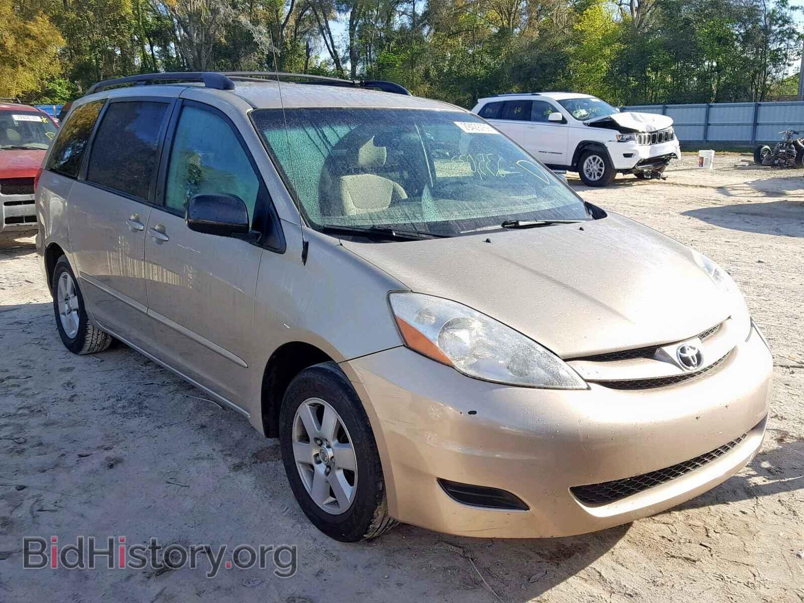 Фотография  - TOYOTA SIENNA CE 2008