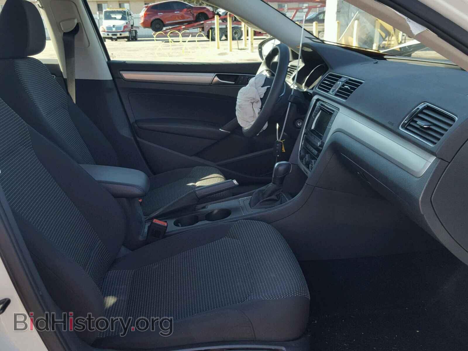 2017 VOLKSWAGEN PASSAT - VIN: 1VWAT7A36HC014232 - Фото 5