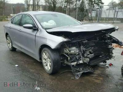 2015 Chrysler 200 200 Limite, серебристый — VIN 1C3CCCAB5FN676823, Copart