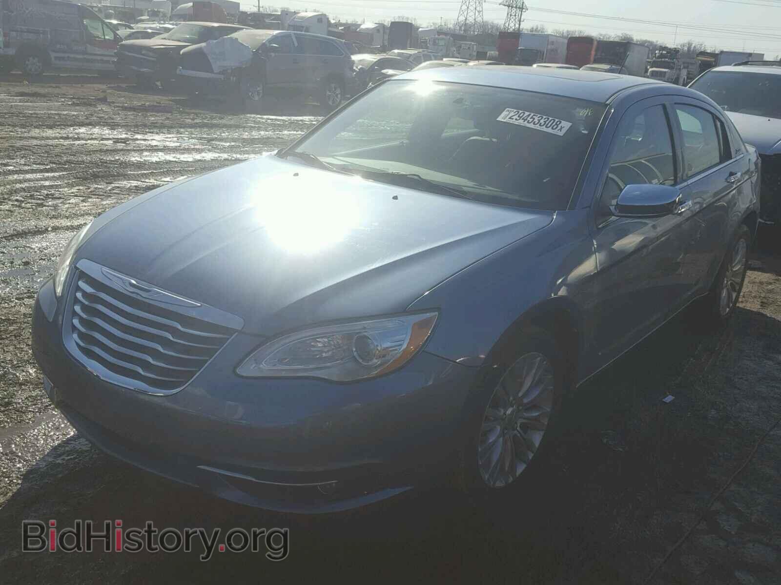 2011 CHRYSLER 200 - VIN: 1C3BC2FBXBN571008 - Фото 2