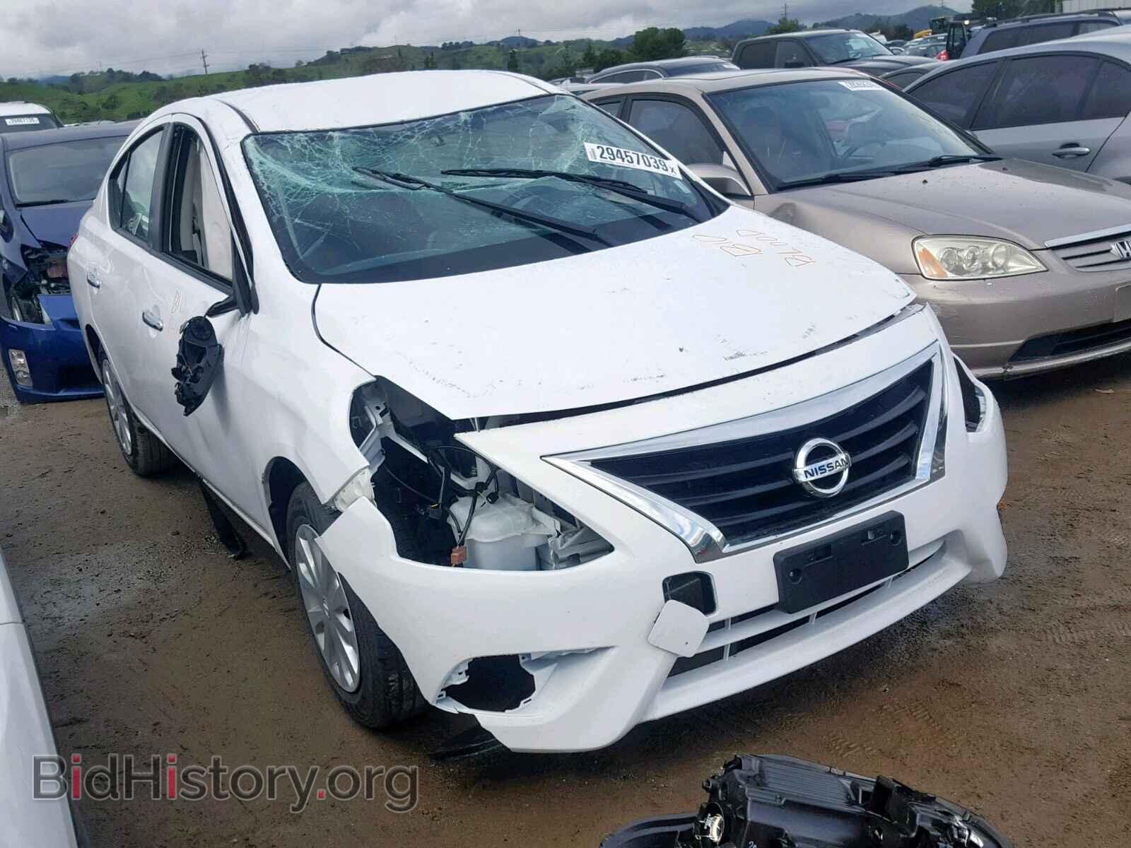 Photo  - NISSAN VERSA 2019
