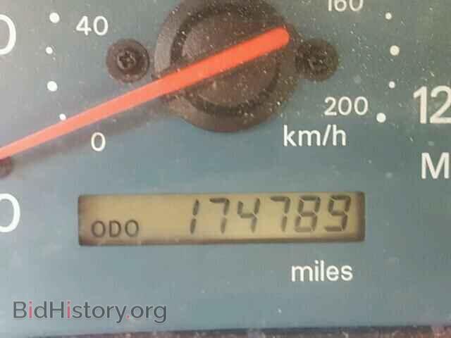 2002 MITSUBISHI GALANT - VIN: 4A3AA46G42E071346 - Фото 8