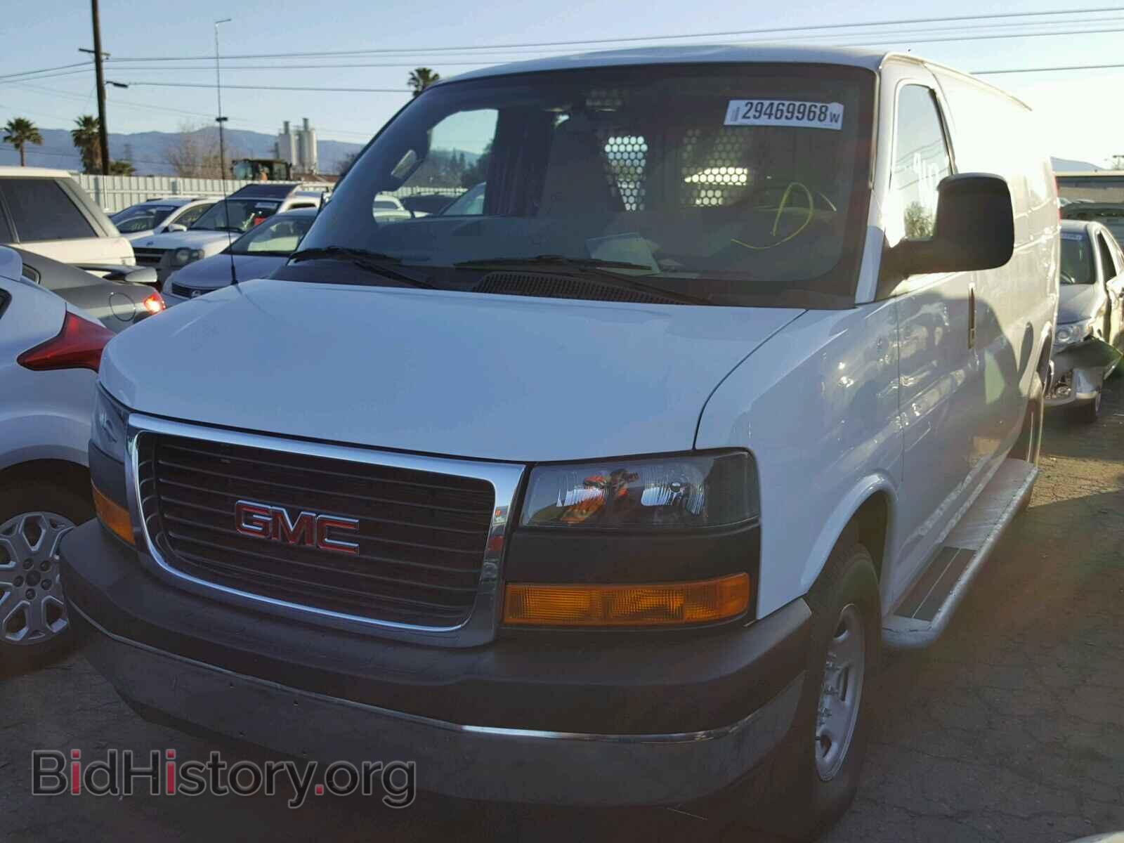 2017 GMC SAVANA - VIN: 1GTW7AFF2H1914165 - Фото 2