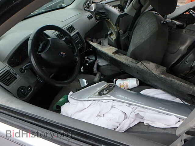 2005 FORD FOCUS - VIN: 1FAFP34N95W195037 - Фото 5