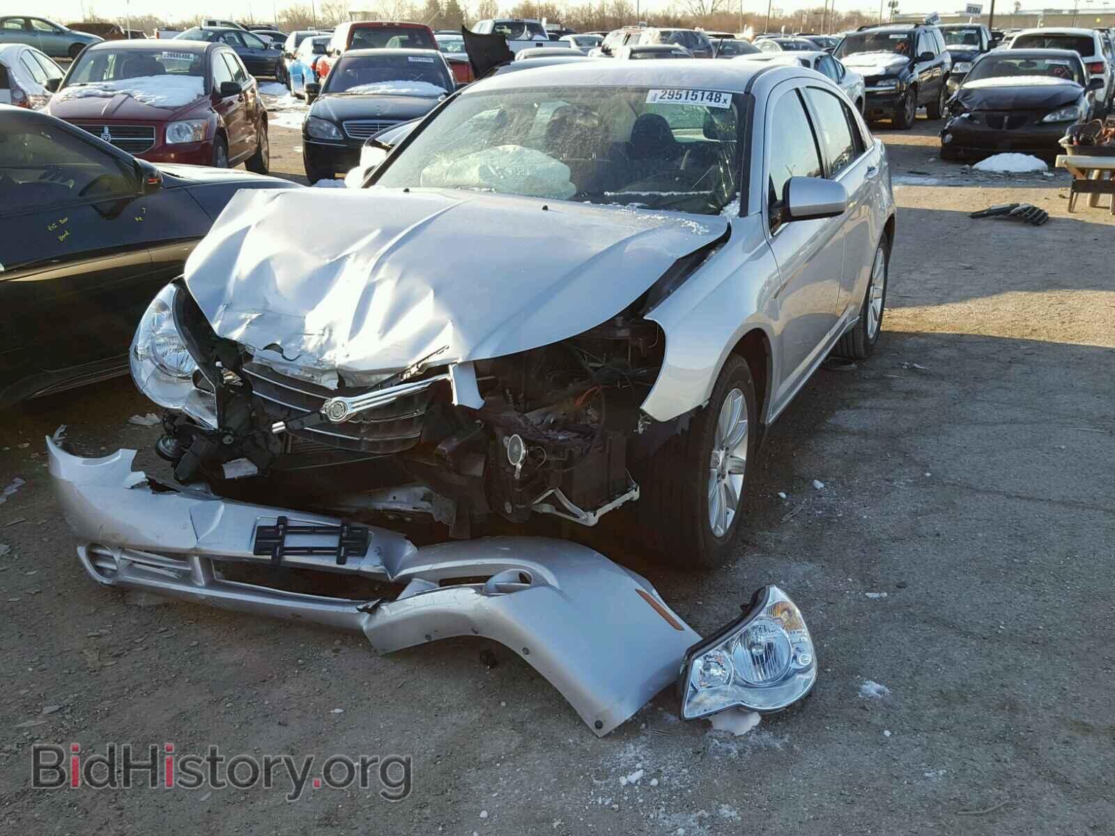 2010 CHRYSLER SEBRING - VIN: 1C3CC5FB3AN110544 - Photo 2