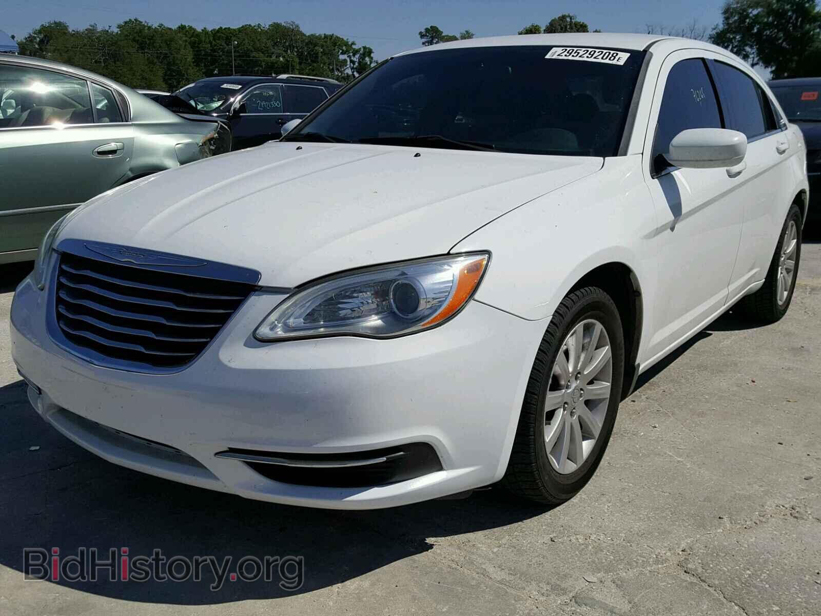2011 CHRYSLER 200 - VIN: 1C3BC1FB7BN585930 - Фото 2