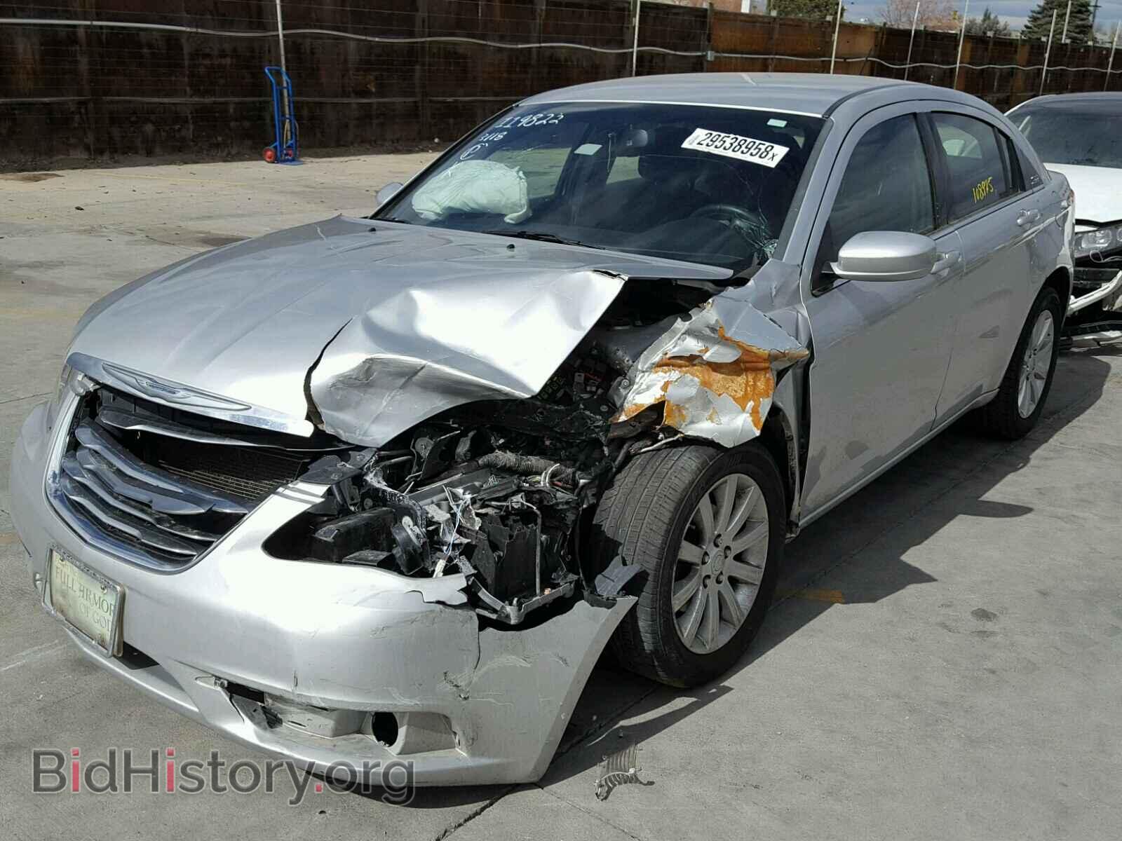 2011 CHRYSLER 200 - VIN: 1C3BC1FB1BN570355 - Фото 2