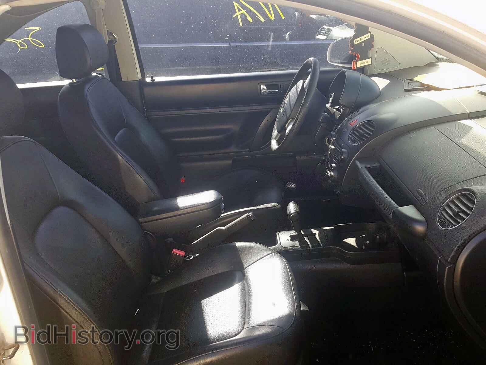 2010 VOLKSWAGEN BEETLE - VIN: 3VWPG3AG2AM015487 - Фото 5