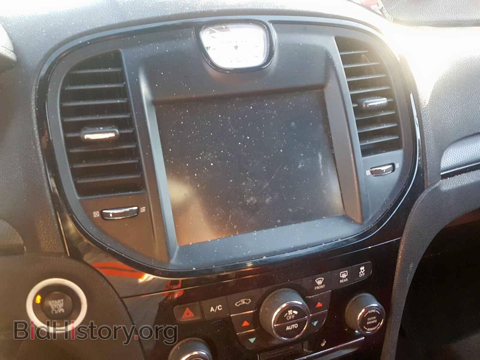 2014 CHRYSLER 300 - VIN: 2C3CCABT7EH181106 - Фото 9