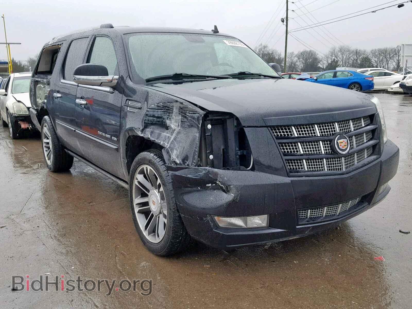 Photo  - CADILLAC ESCALADE E 2013