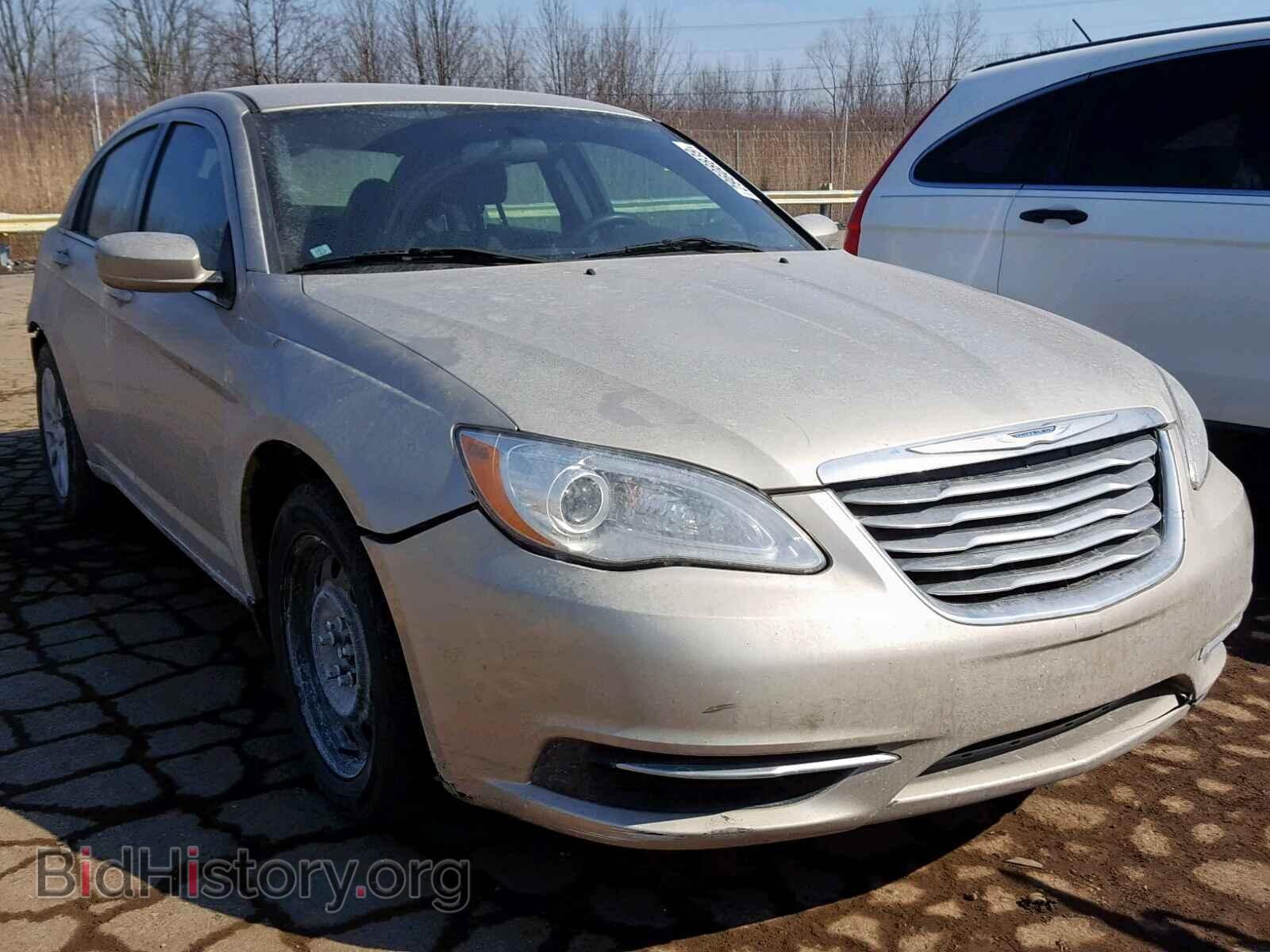 Photo  - CHRYSLER 200 2013