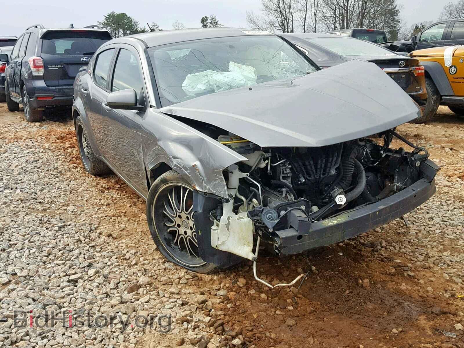 Photo  - DODGE AVENGER 2012