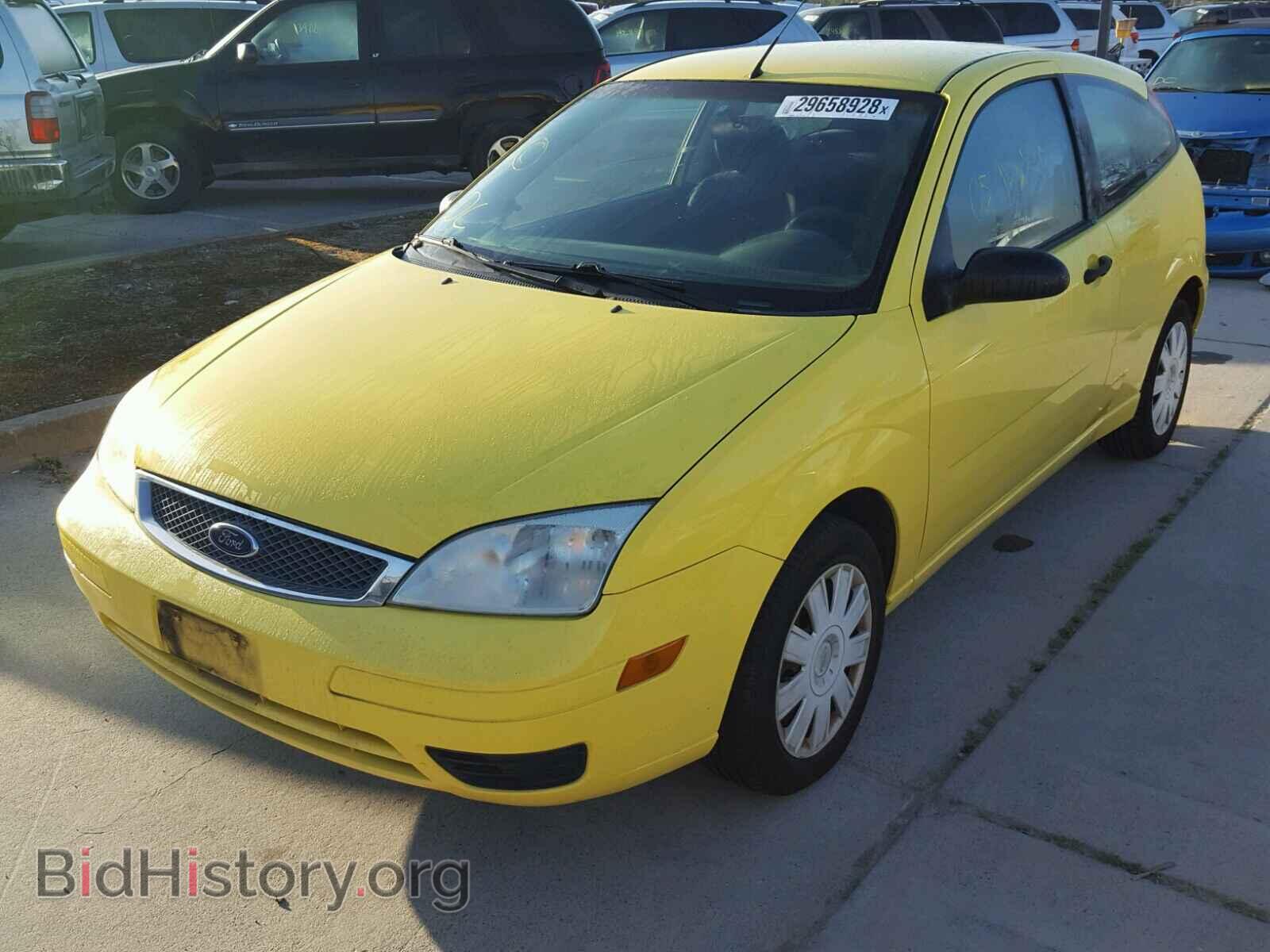 2005 FORD FOCUS - VIN: 3FAFP31N95R110012 - Photo 2