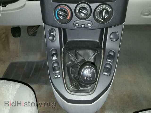 2004 SATURN VUE - VIN: 5GZCZ23D54S842709 - Фото 9