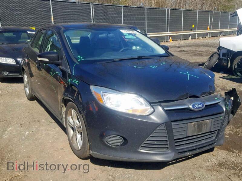 2014 Ford FOCUS SE (VIN 1FADP3F27EL135818) — фото 1 из 10, Copart, повреждение: передняя часть