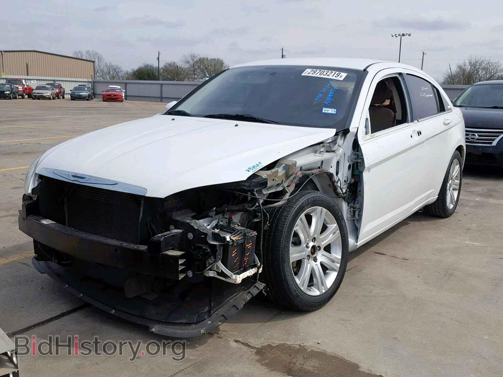 2013 CHRYSLER 200 - VIN: 1C3CCBAB6DN640131 - Photo 2