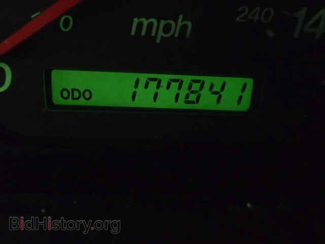 2000 MAZDA 626 - VIN: 1YVGF22C0Y5140218 - Фото 8