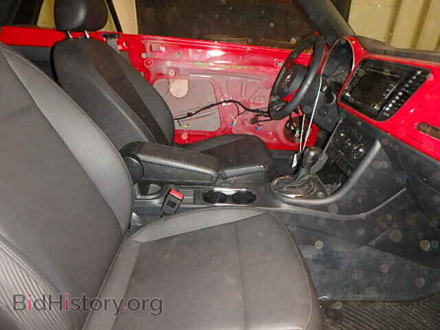 2014 VOLKSWAGEN BEETLE - VIN: 3VW5X7AT3EM805754 - Фото 5