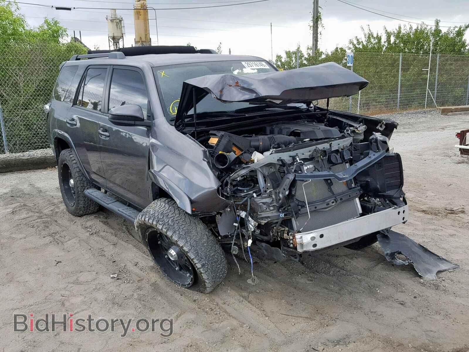 Фотография  - TOYOTA 4RUNNER SR 2016