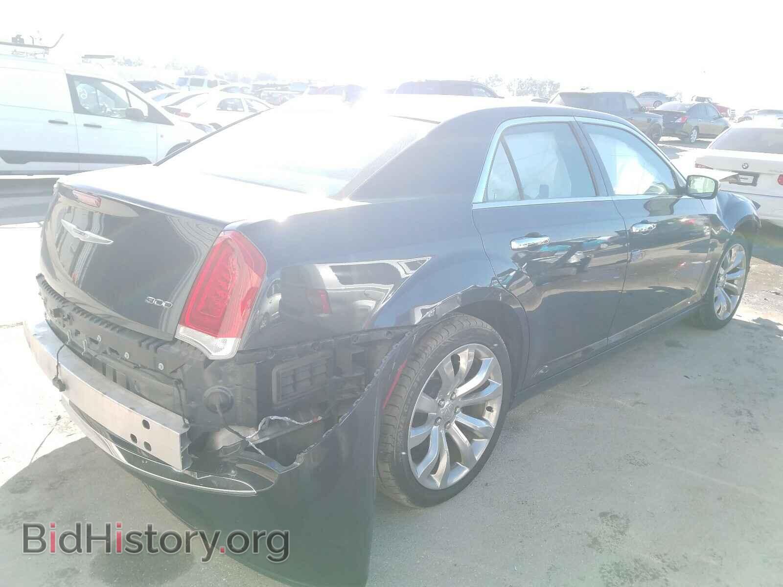 2019 CHRYSLER 300 - VIN: 2C3CCAEG2KH689512 - Фото 4