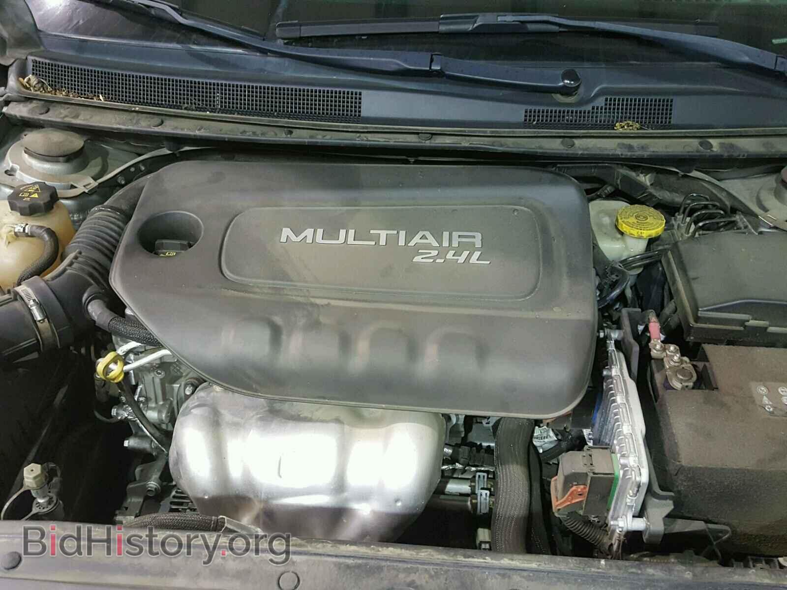 2016 CHRYSLER 200 - VIN: 1C3CCCAB5GN110579 - Фото 7